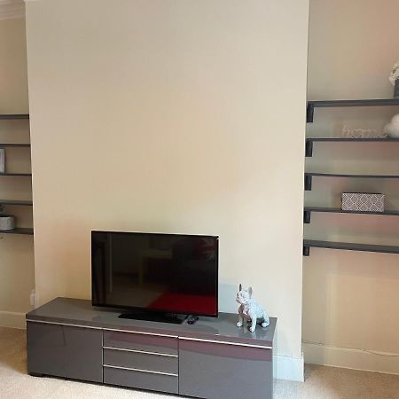 Beautiful 2 Bedroom Apartment- Prime Location, Aberdeen Centre Ngoại thất bức ảnh