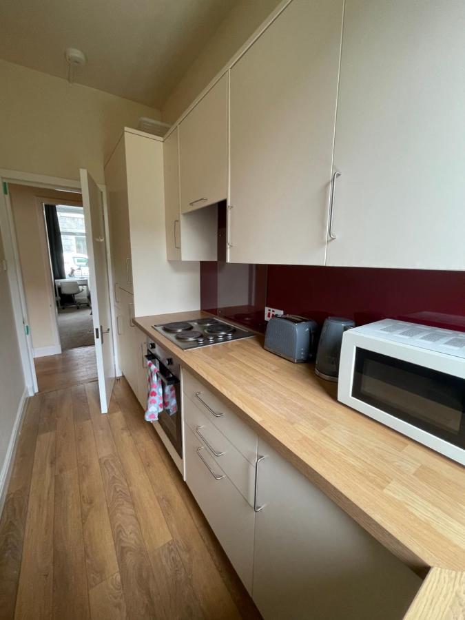 Beautiful 2 Bedroom Apartment- Prime Location, Aberdeen Centre Ngoại thất bức ảnh