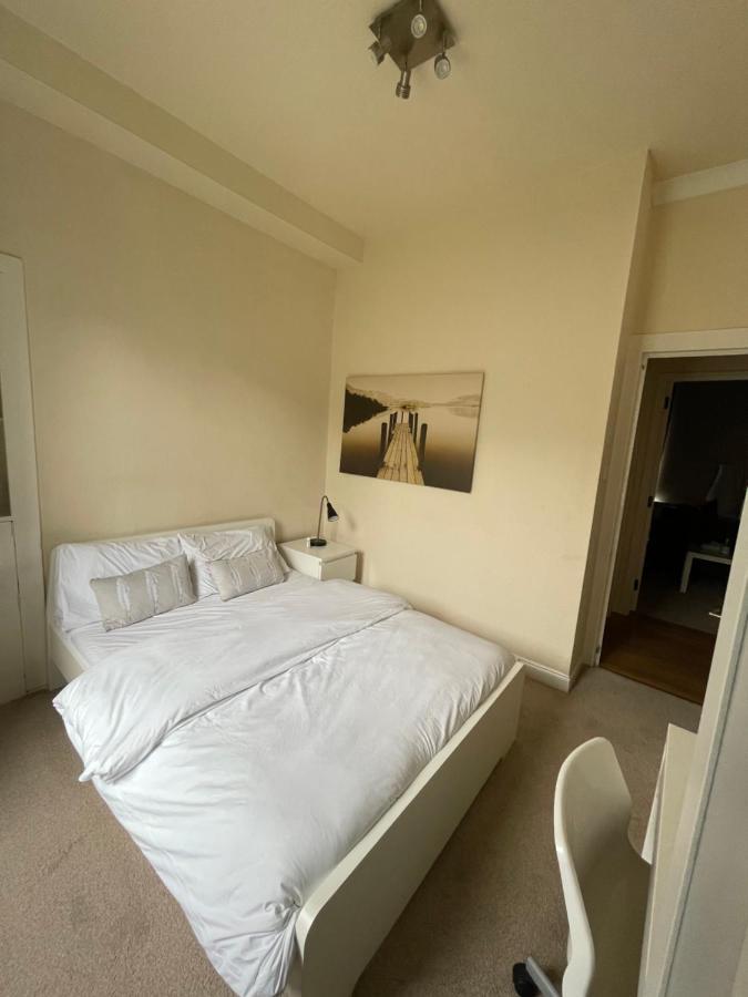 Beautiful 2 Bedroom Apartment- Prime Location, Aberdeen Centre Ngoại thất bức ảnh